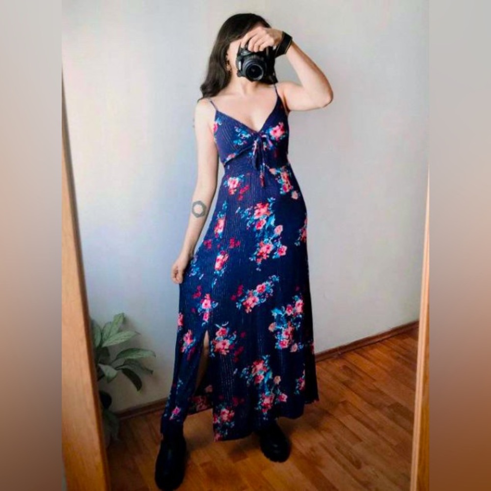 NWT Francesca’s Navy Floral Maxi Dress with Gold Detail